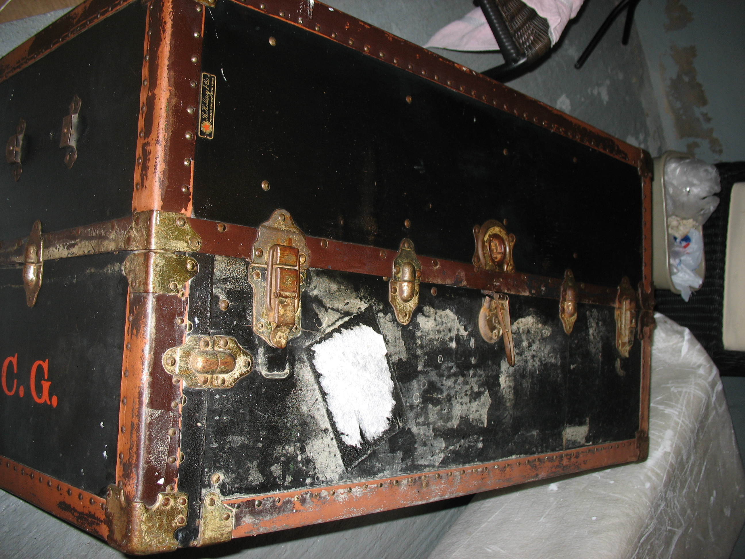 wardrobe diy steamer trunk
